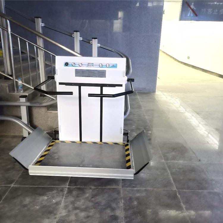台阶式无障碍设备 爬楼轨道电梯湖南启运机械 斜挂电梯生产