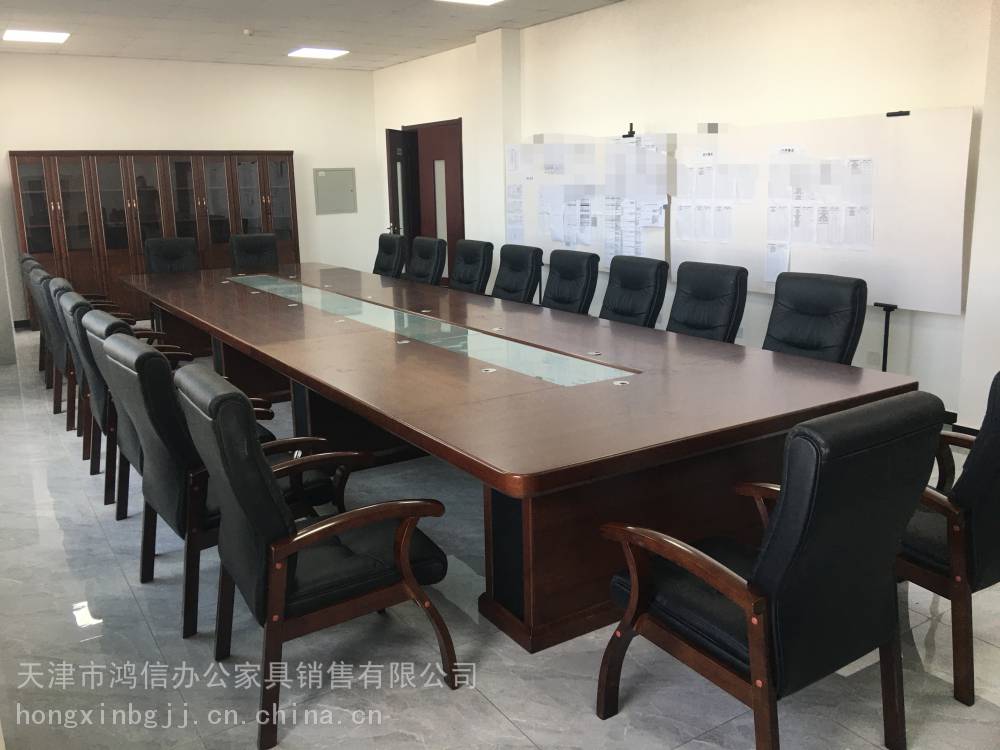 天津会议桌与话筒的：搭配，开启会议之旅